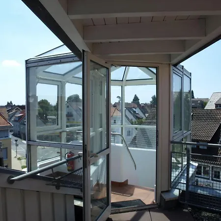 菲尔德帕斯特机场酒店