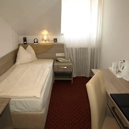 Отель Airport Filder Post 3*