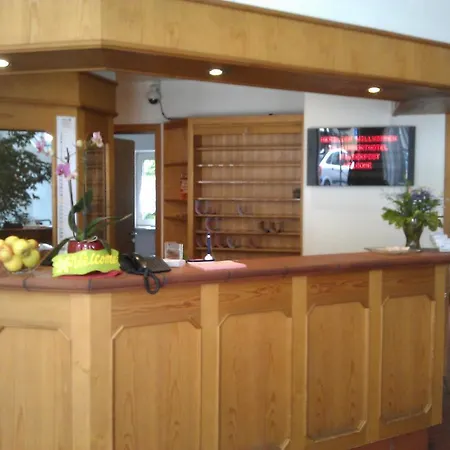 酒店 菲尔德帕斯特机场酒店